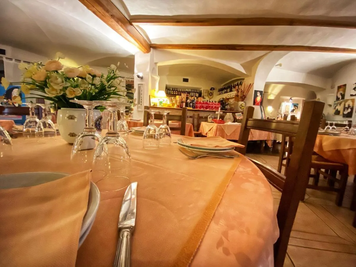 Locanda Tipica Sa Corte Oliena 0*,